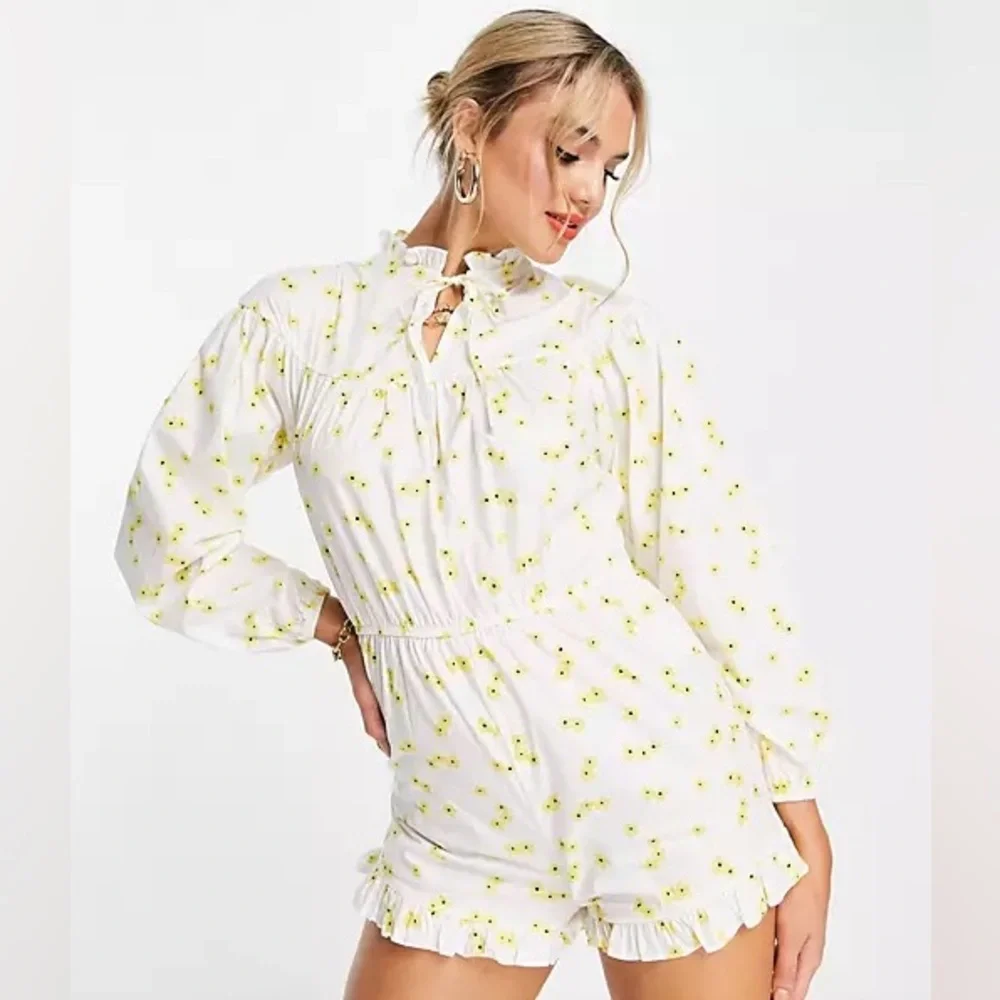 ASOS GLAMOROUS White & Yellow Floral Long Sleeve Romper NWT